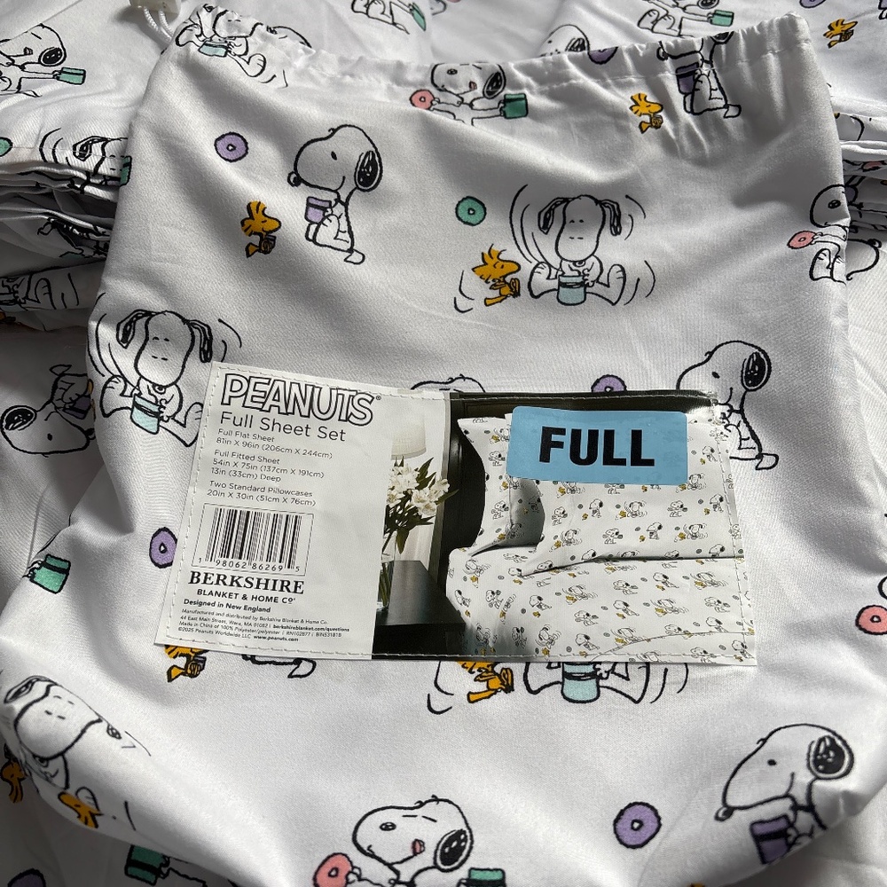 NEW Snoopy Full Flat Sheet and Pillowcase